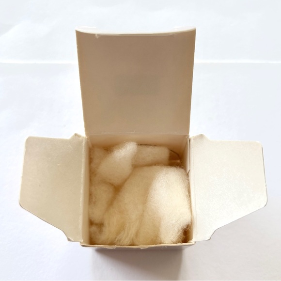 1980s Avon sentimental accent golden chain bracelet with heart and faux pearl - Picture 11 of 15